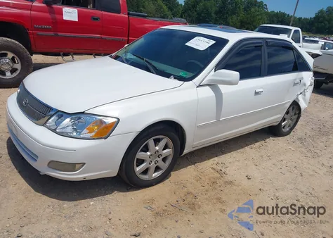 2000 Toyota Avalon Xls z USA, uszkodzony, nr VIN 4T1BF28B2YU095637